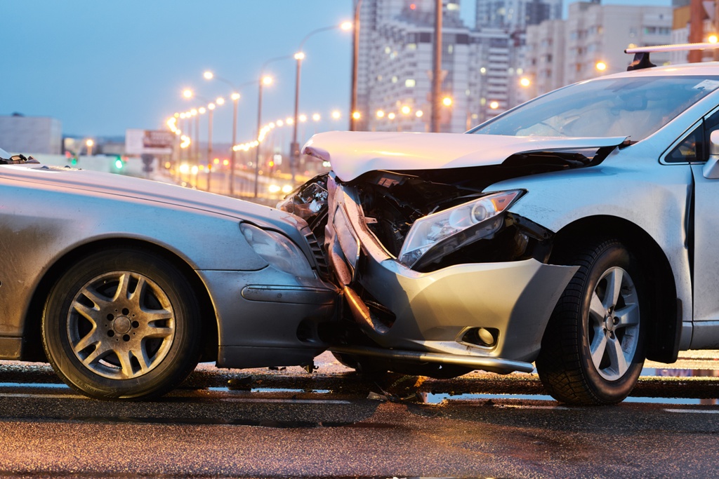 Typischer Blechschaden: Zusammenstoss zweier Autos