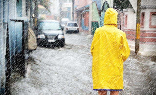 Straße, Regen, Frau, überflutet